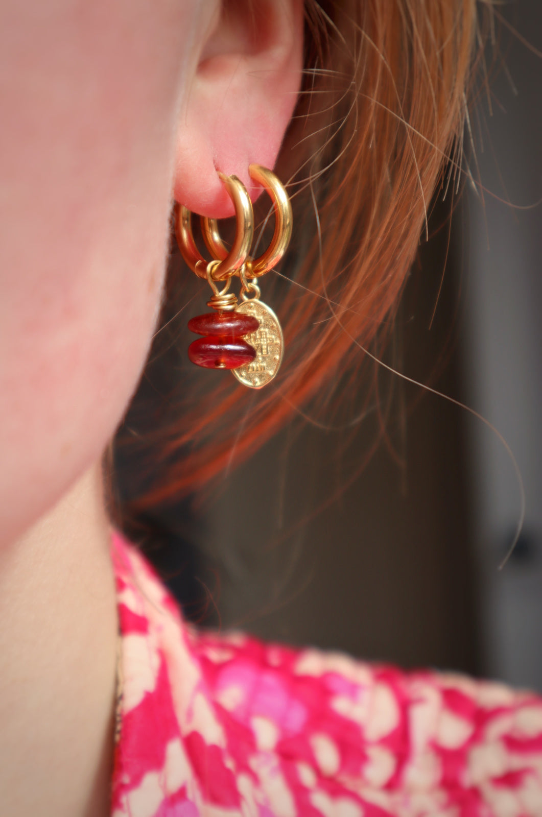 Hessoniet Granaat earrings gold